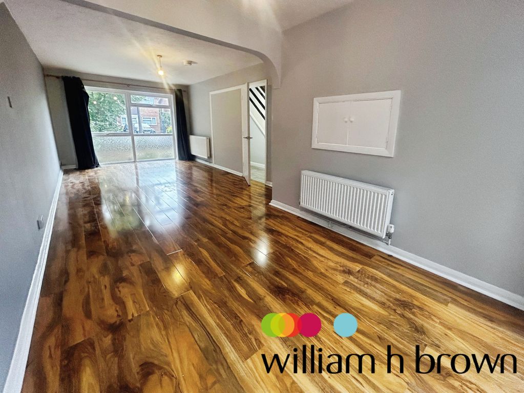 Property photo 1 of 10 Living Room