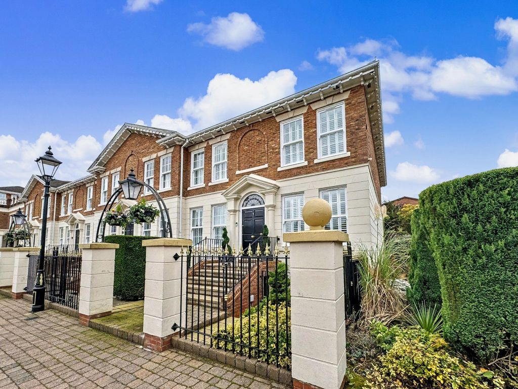 Property photo 2 of 35