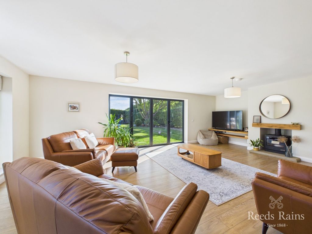 Property photo 3 of 49 Sitting Room