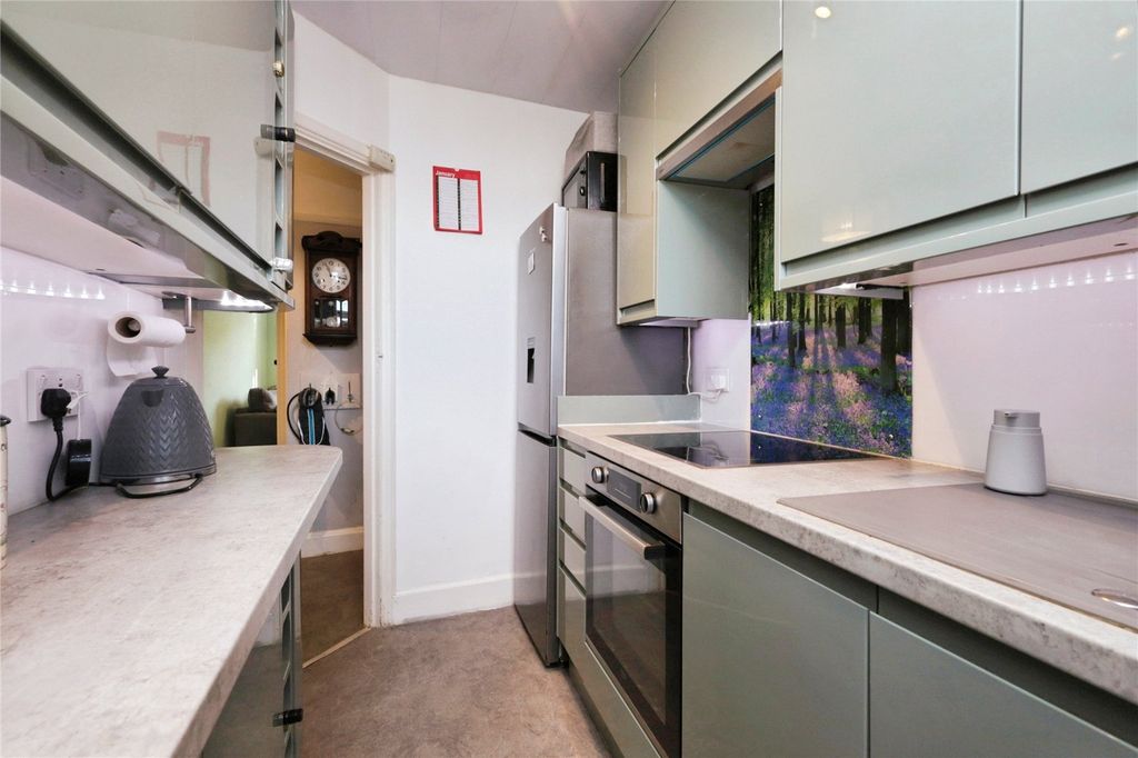 Property photo 3 of 13 Picture No. 12