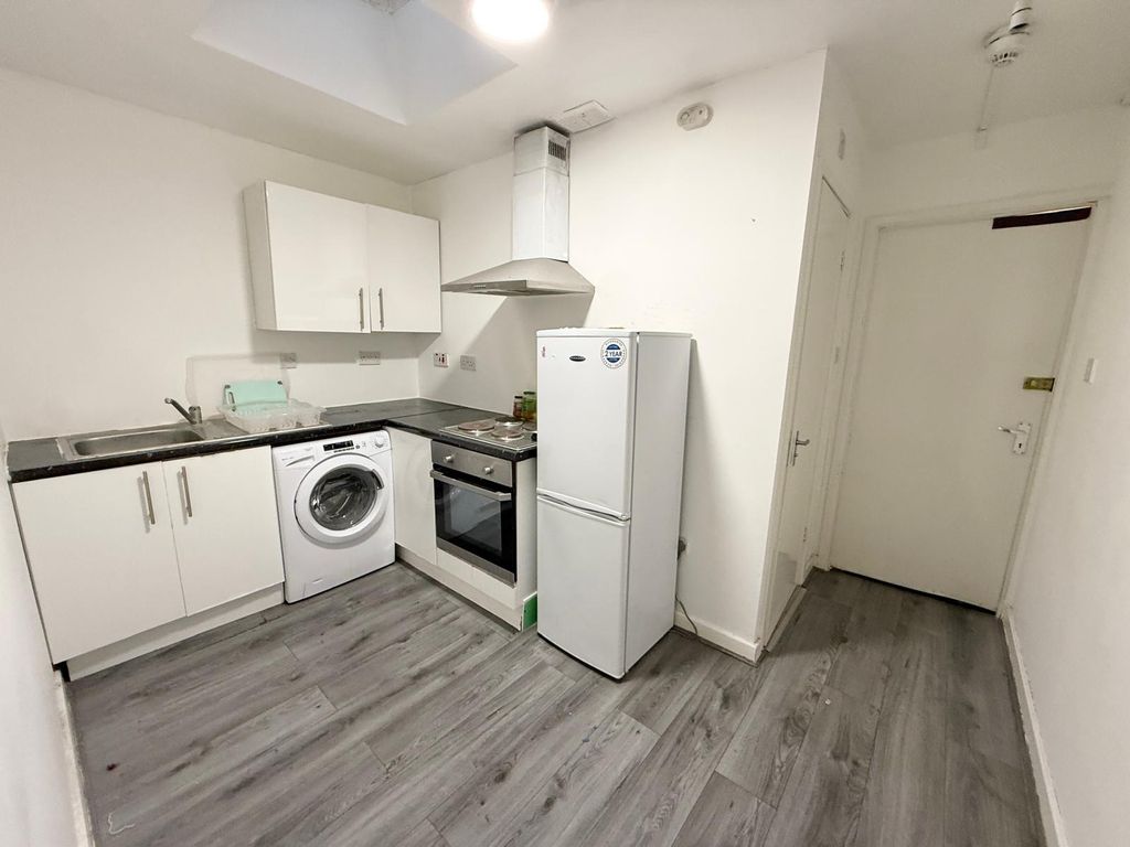 Property photo 2 of 7 Gallery