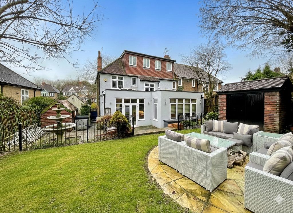 Property photo 2 of 19 4908751