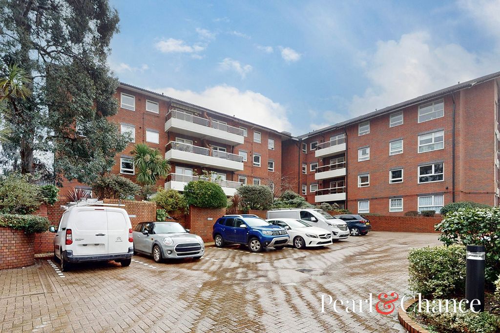 Property photo 2 of 14