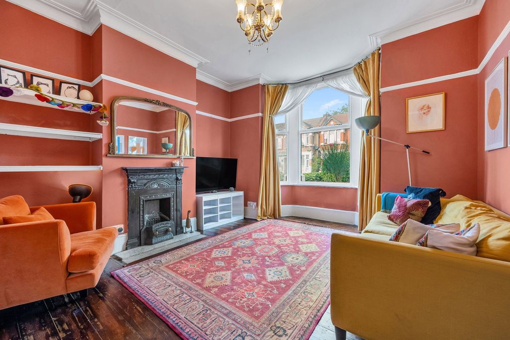 Property photo 2 of 11