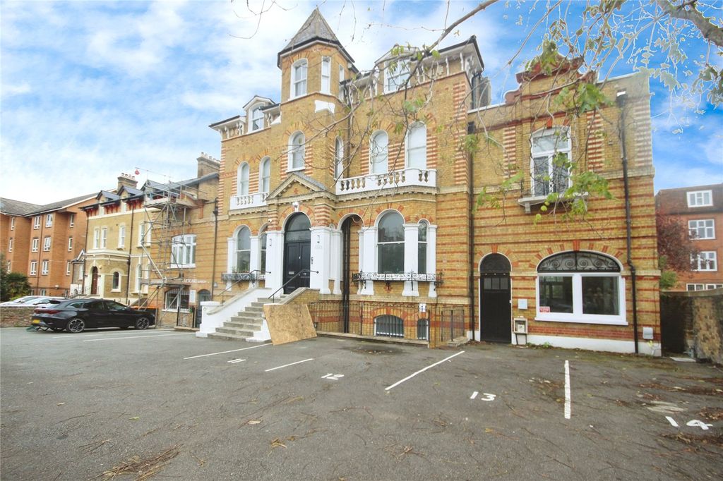 Property photo 1 of 14 External