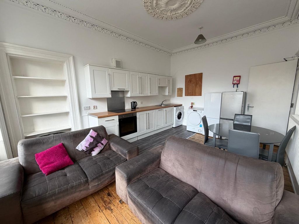 Property photo 3 of 19 Picture No. 27