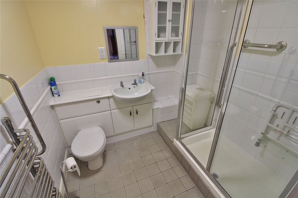 Property photo 2 of 15 Bathroom