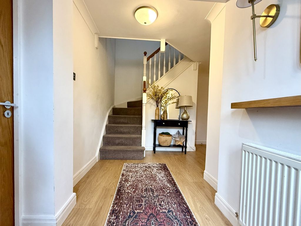 Property photo 3 of 23