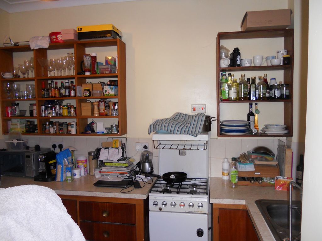 Property photo 3 of 5 Kitchen