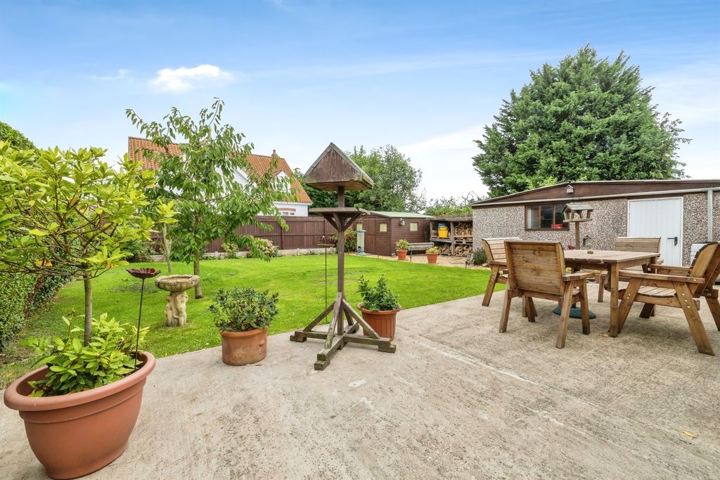 Property photo 3 of 18