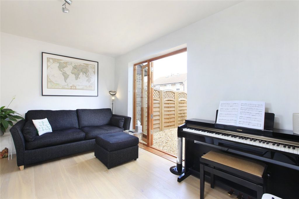 Property photo 2 of 12