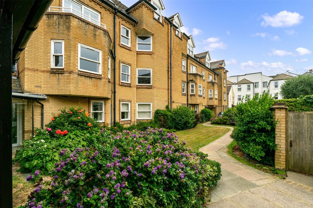 Property photo 1 of 15 Picture No. 02