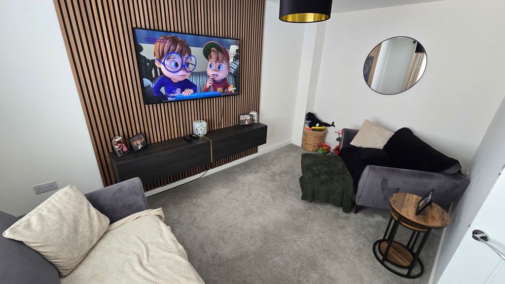 Property photo 2 of 19