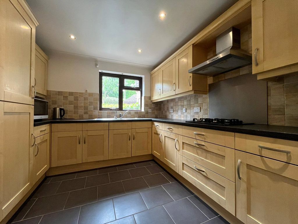 Property photo 2 of 17 Picture No. 23