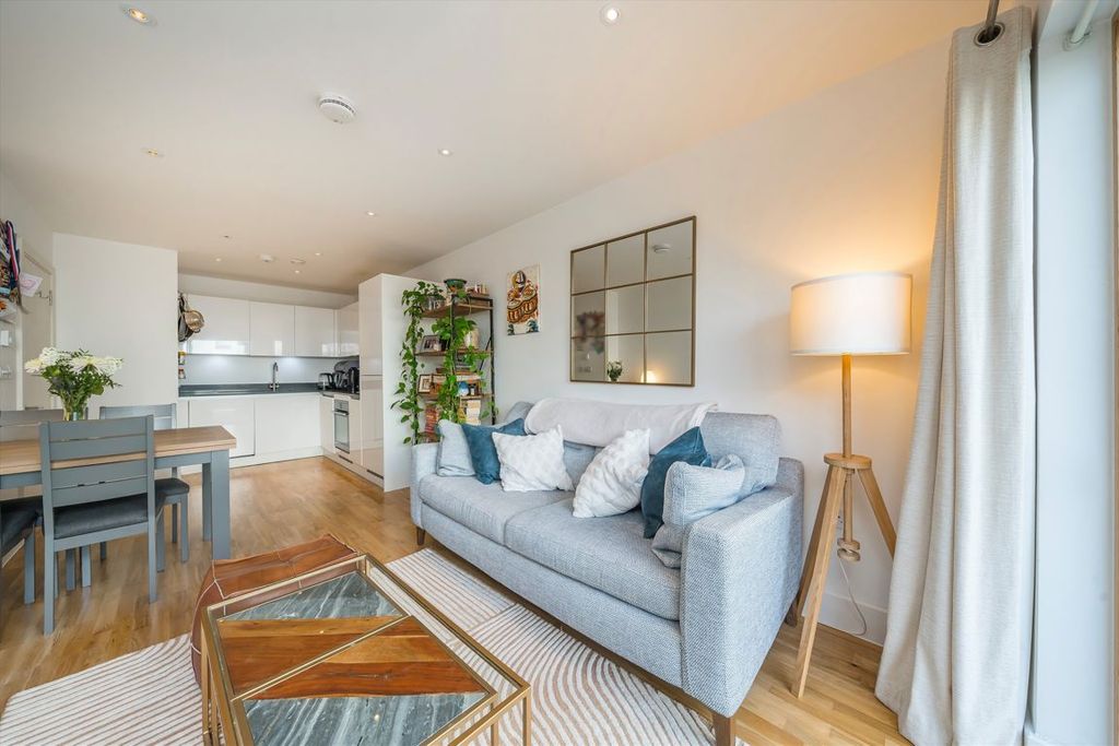 Property photo 2 of 7