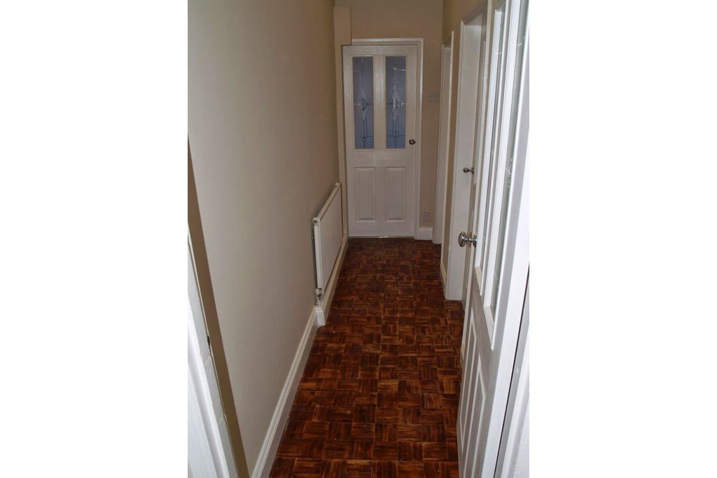Property photo 2 of 9 Hallway