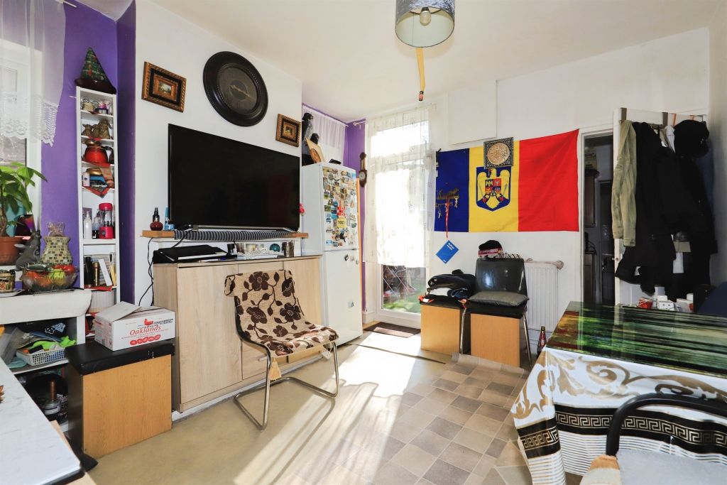 Property photo 3 of 5