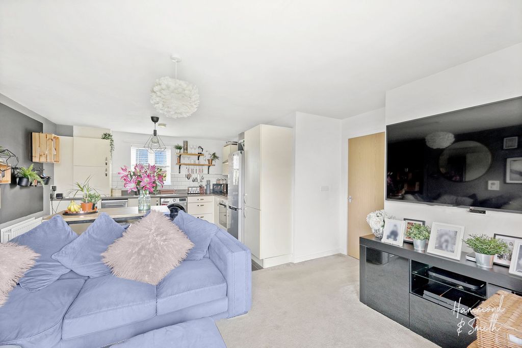 Property photo 2 of 14