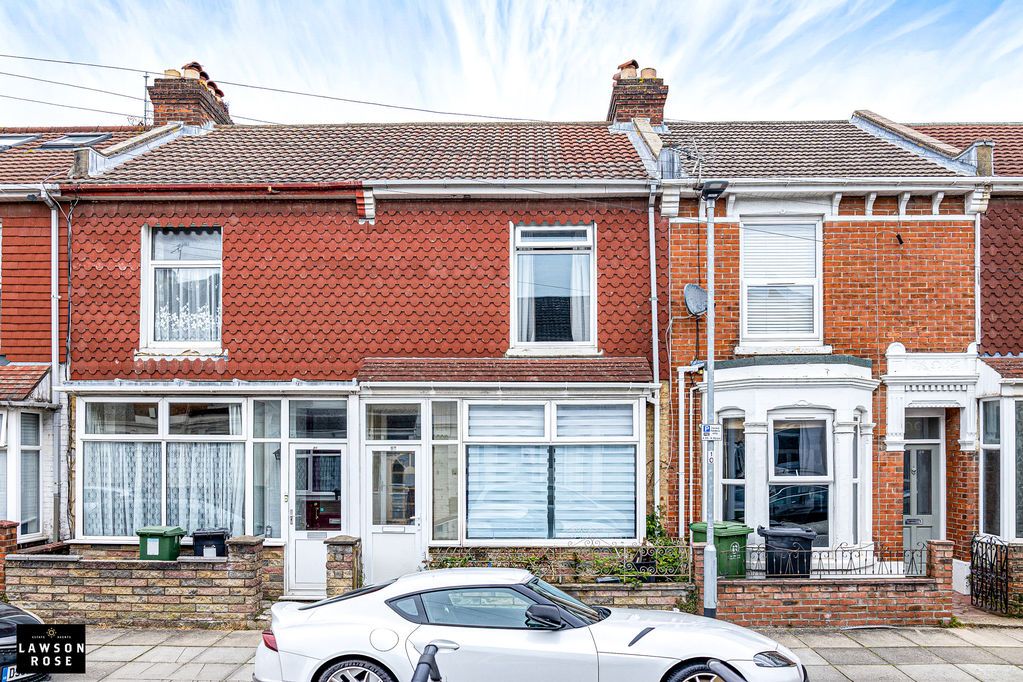 Property photo 1 of 18 .