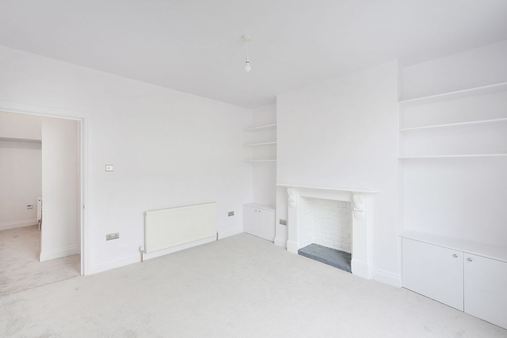 Property photo 3 of 6
