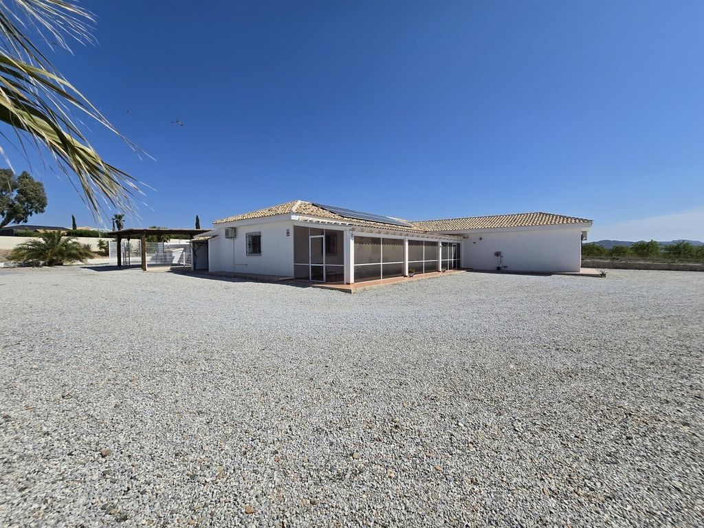 Property photo 2 of 30