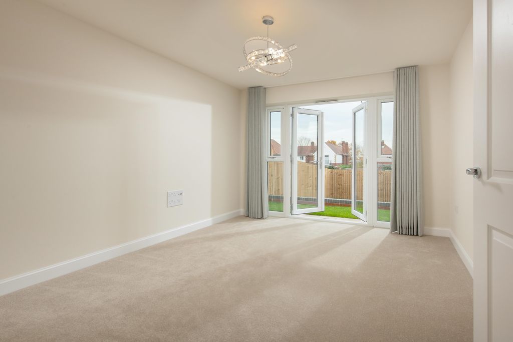 Property photo 3 of 6