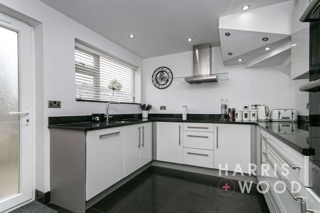 Property photo 2 of 22 3917055