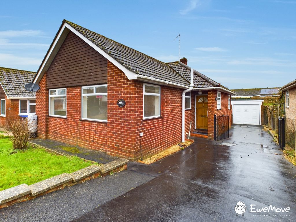 Property photo 1 of 14 Cam02899G0-Pr0045-Still021