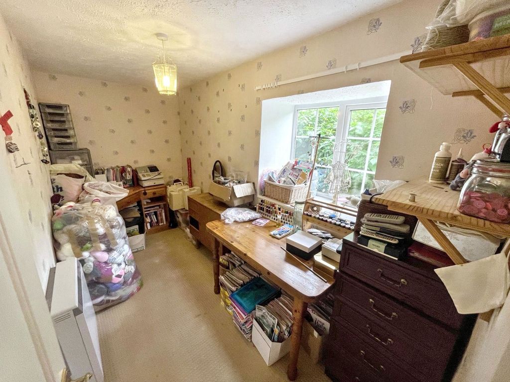 Property photo 2 of 23