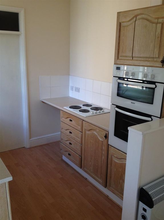 Property photo 2 of 6 Kitchen