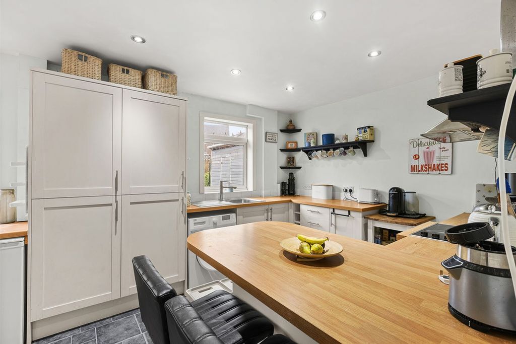 Property photo 3 of 26