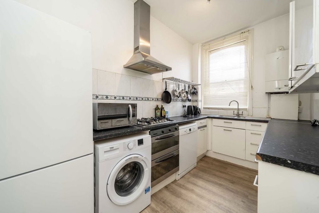 Property photo 3 of 7