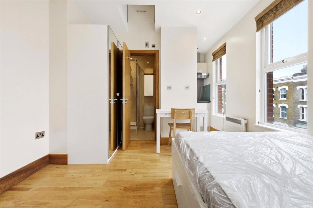 Property photo 3 of 10 Picture No. 01