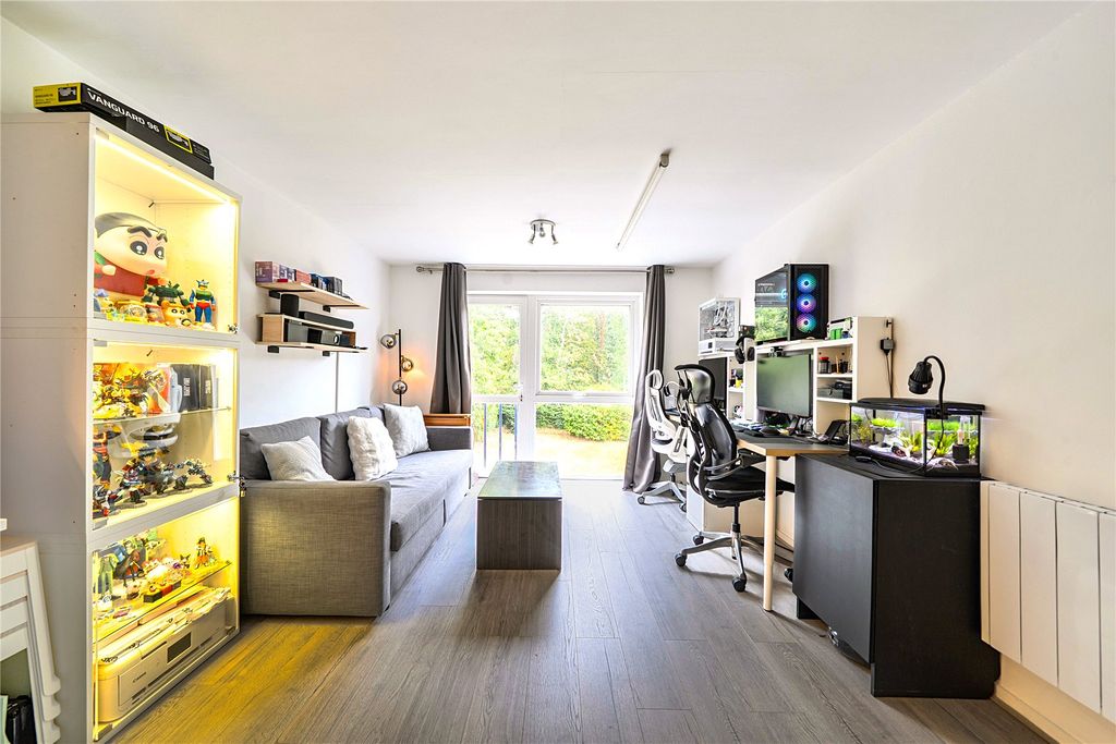 Property photo 2 of 11 Picture No. 35