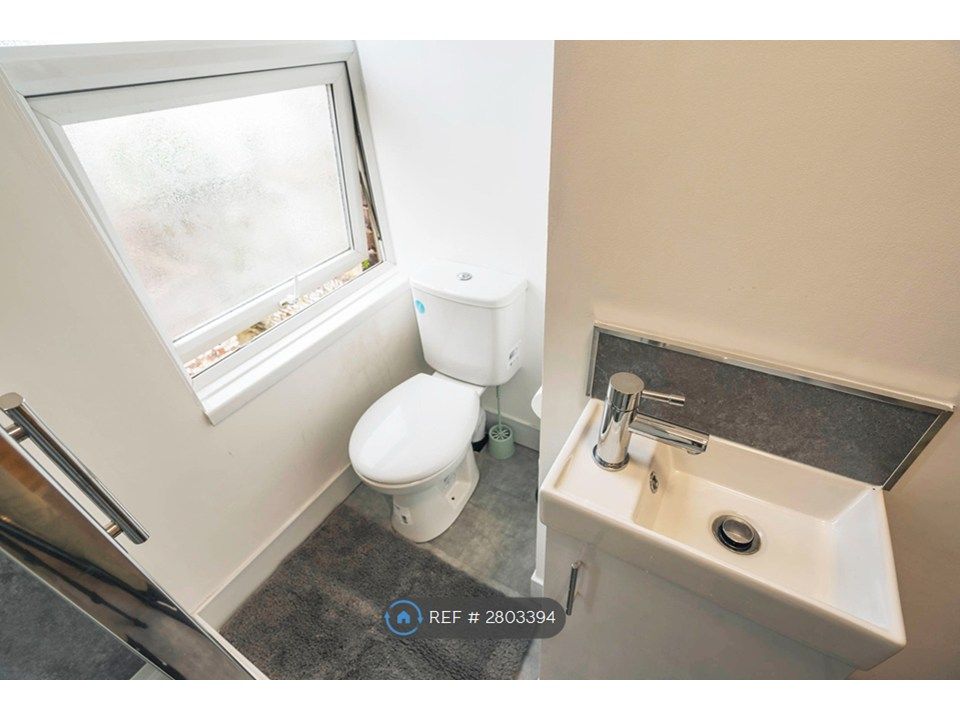 Property photo 3 of 24