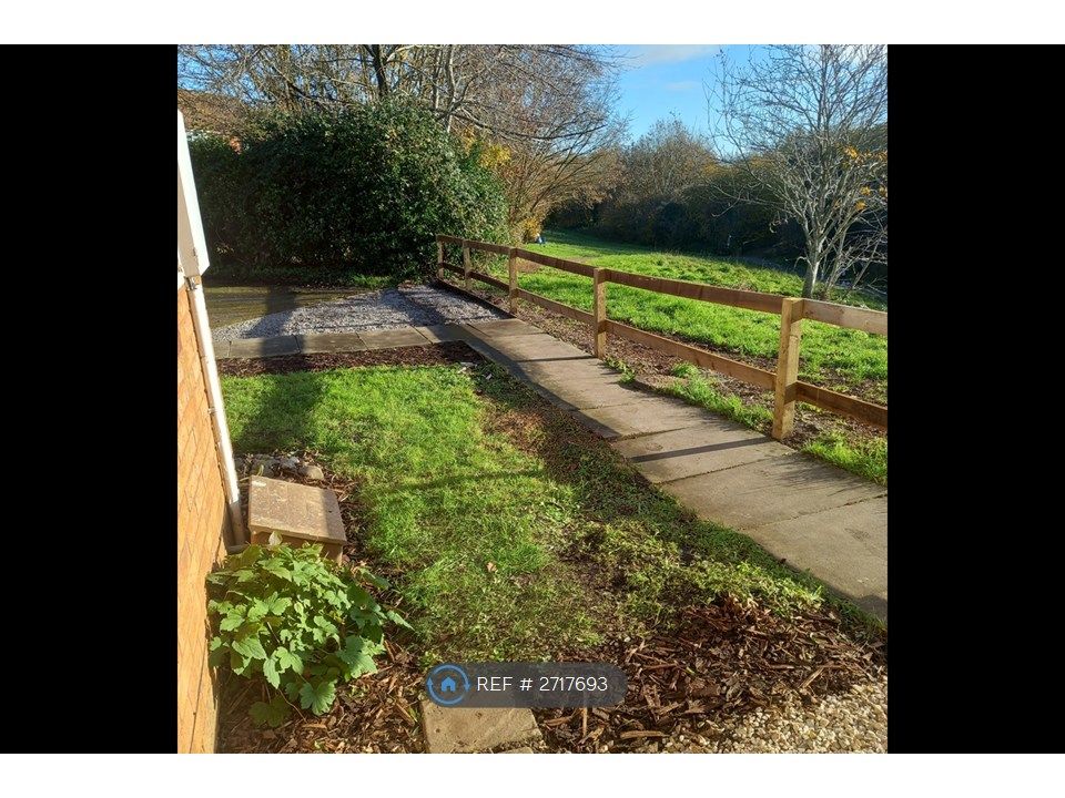 Property photo 2 of 25