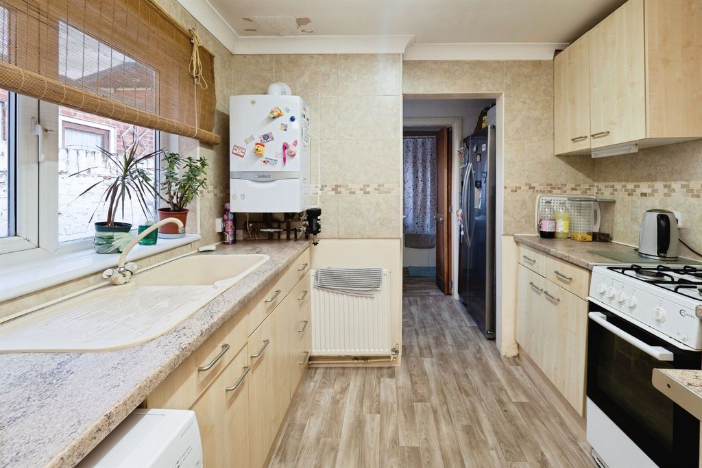 Property photo 2 of 13