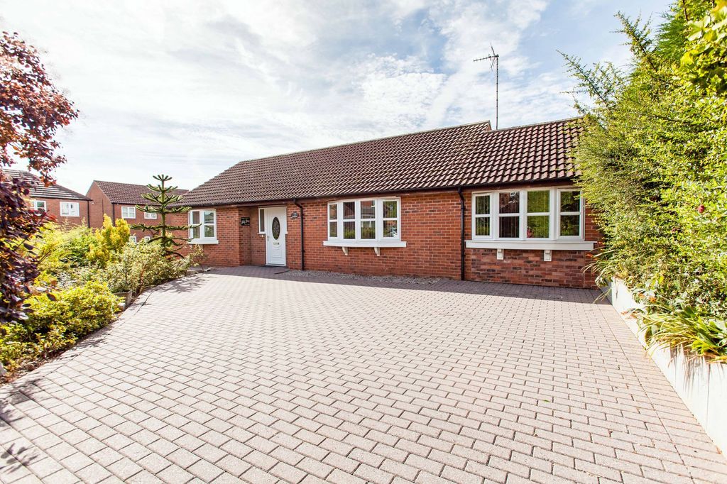 Property photo 1 of 26