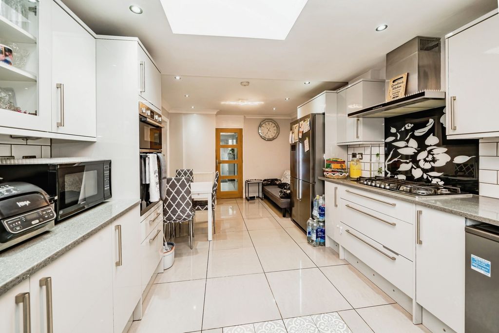 Property photo 2 of 15 Pbox-Img.Jpg