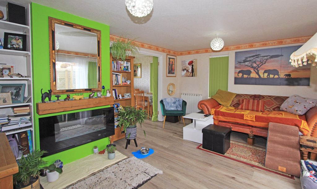 Property photo 3 of 18