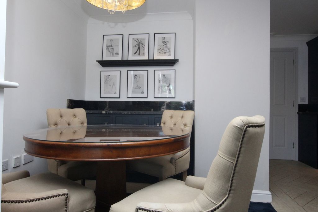 Property photo 3 of 10 Dining Area Close Up