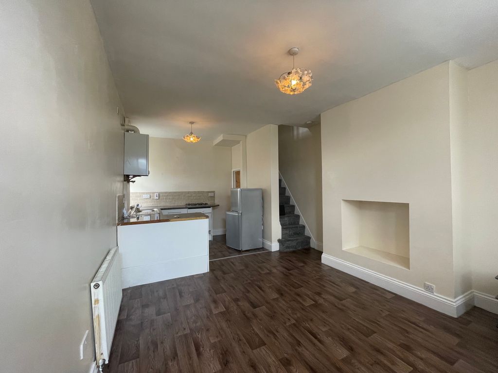 Property photo 2 of 8 Image