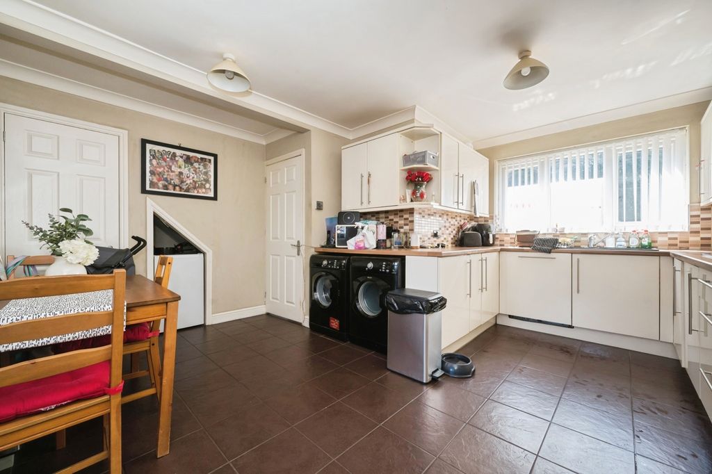 Property photo 3 of 13 Pbox-Img.Jpg