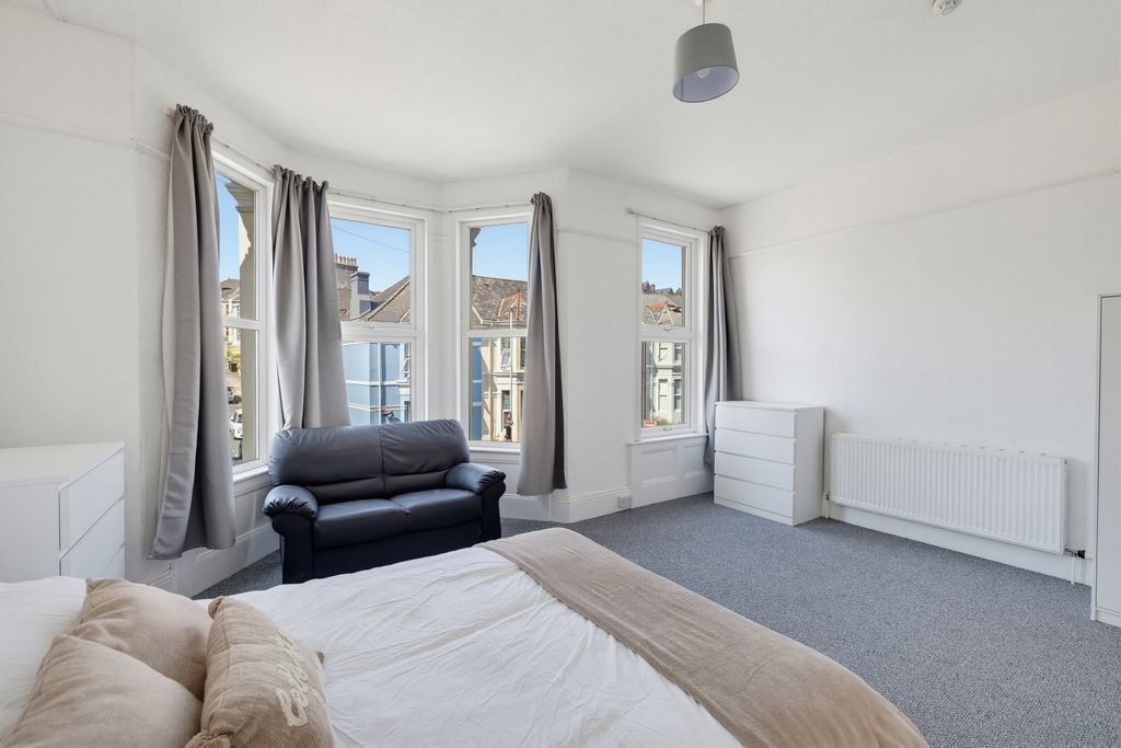 Property photo 1 of 7 0035