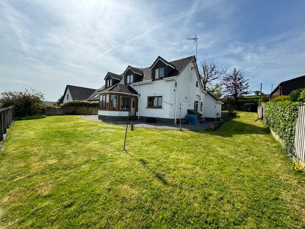 Property photo 2 of 35