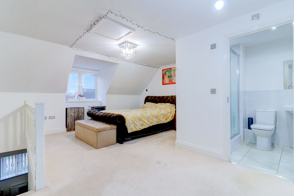 Property photo 2 of 11 Picture No. 10