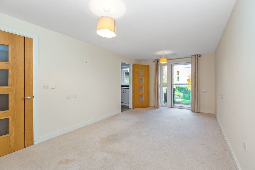 Property photo 2 of 8