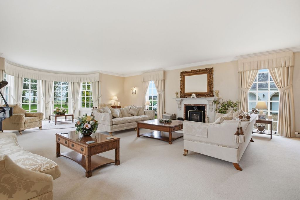 Property photo 3 of 32