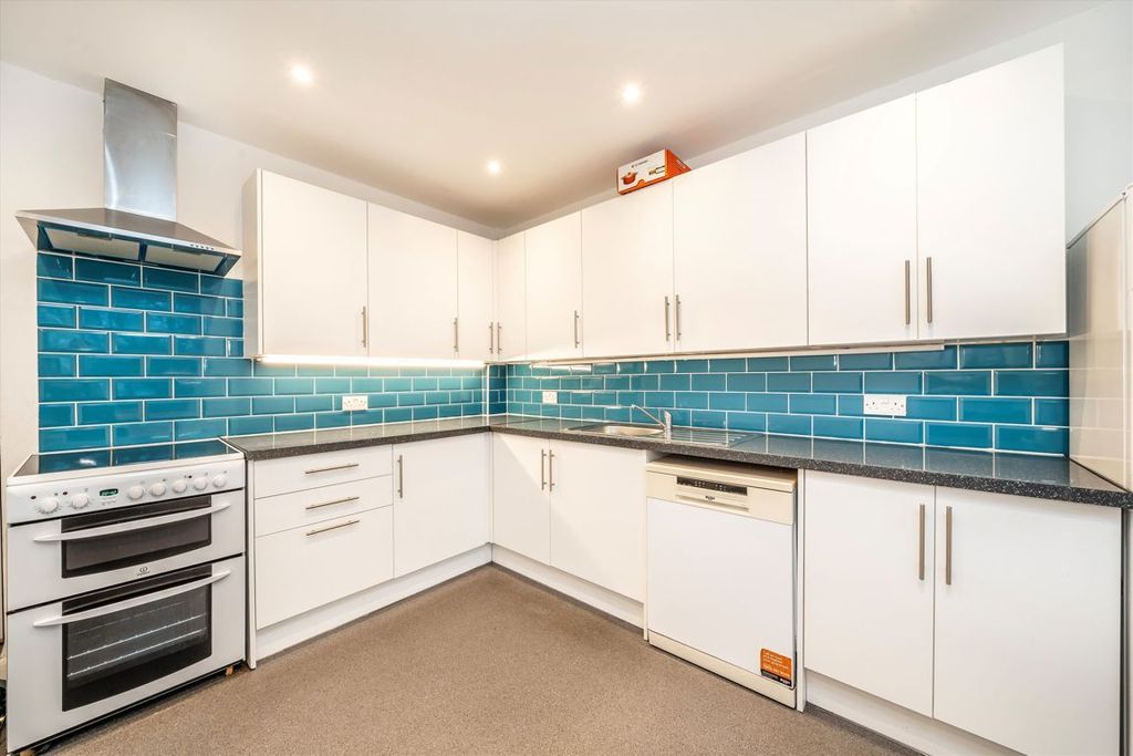 Property photo 3 of 5