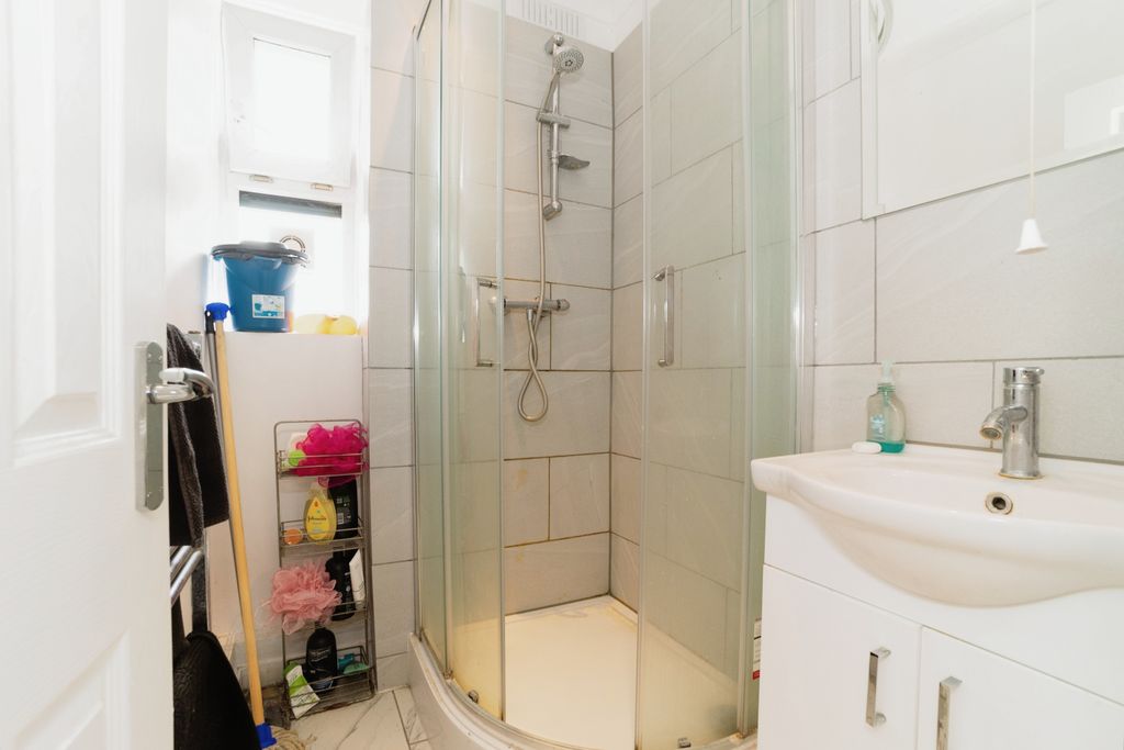 Property photo 3 of 5 3